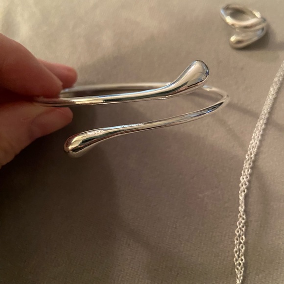 Ladies 4 piece matching jewelry set.  Silver with Rhodium Coating - Picture 4 of 5